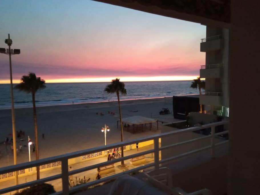 Cadiz Paseo Maritimo Playa Victoria Frontal Mar Διαμέρισμα Εξωτερικό φωτογραφία