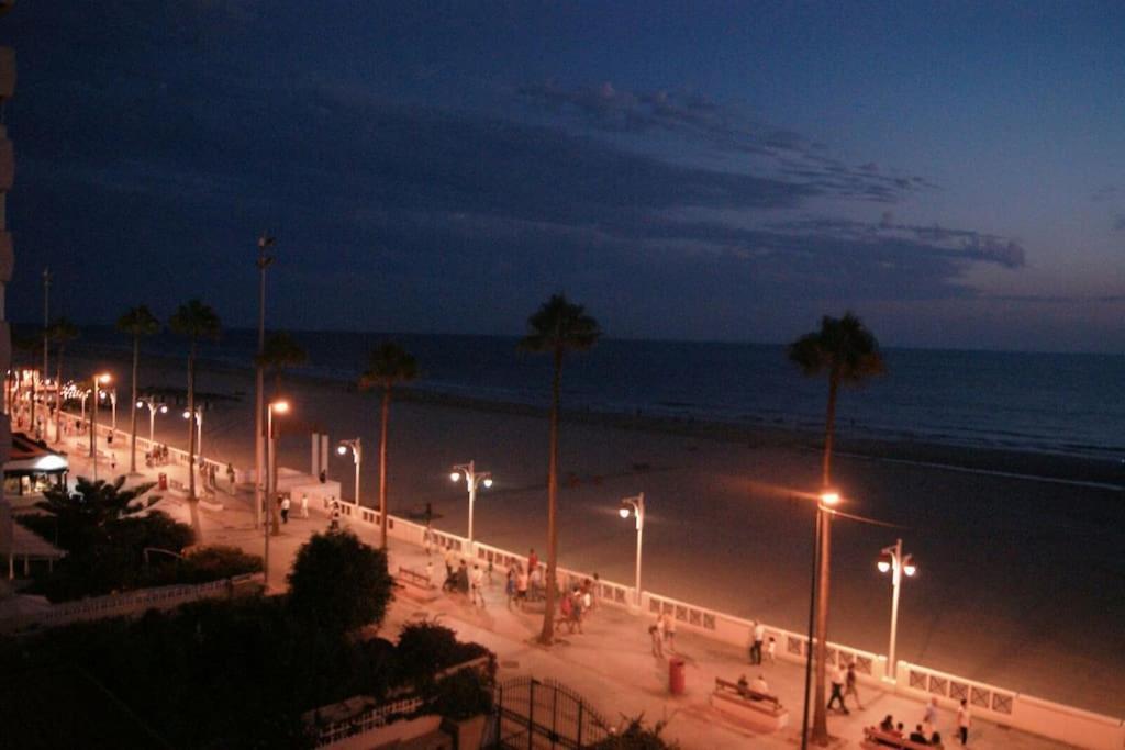 Cadiz Paseo Maritimo Playa Victoria Frontal Mar Διαμέρισμα Εξωτερικό φωτογραφία